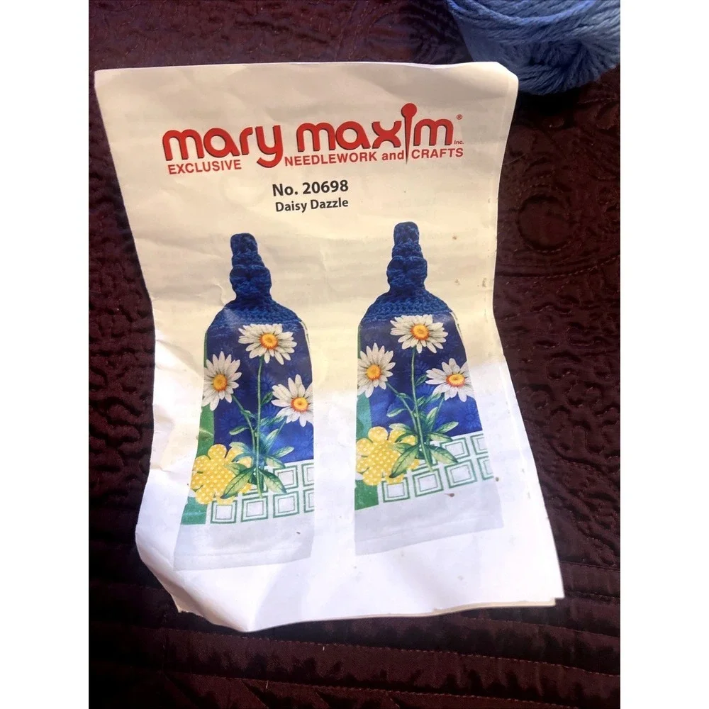 New Vintage Mary Maxim Daisy Doodle crochet towel topper kit, No. 20698 Blue USA